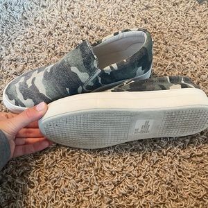 Steve madden camo shoes